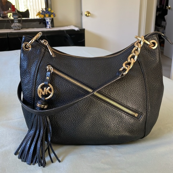 Michael Kors Black Leather Shoulder Bag - Picture 5 of 16